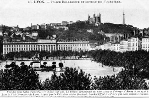 Photo Place Bellecour et coteau de Fourvière, vers 1920